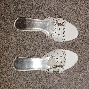 Women's Buckle Detail Slide